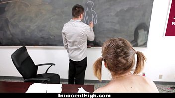 Real Teacher Touch AlevadoBoy In Classe Porn