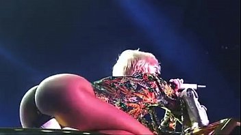 Miley Cyrus Sex Porno Live Deven Plusiieur Persone