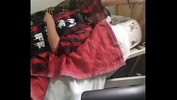 Fille baisée dans son lit d’hôpital