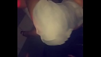 Vidéo pornographique en soirée dansante