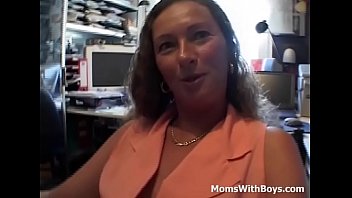 Mom Flash At Clinic Porn