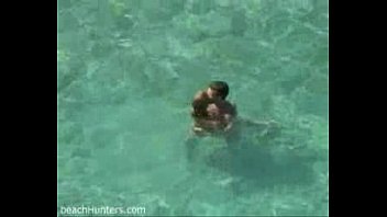 Sexe dans la mer