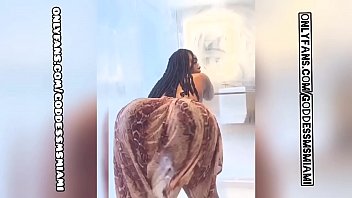 Porn Big Ebony Ass Twerking In Dress