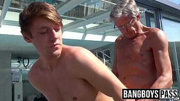 Gay Grandpa Young Surfer Porn