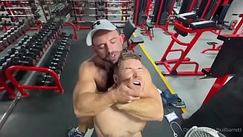 Porno pas gay homme blanc musclé avec une grosse bite