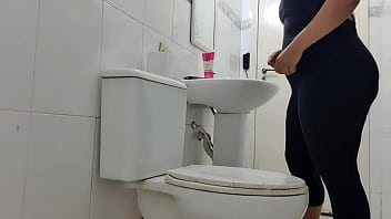 Camera Dans Les Toilette Des Femme Porn