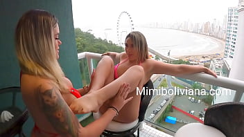 Hich Lesbian Feet Porn