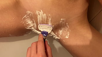 Pussy shaving