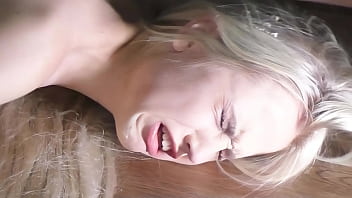 Femme Blonde 18 Ans Porn