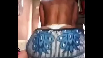 Femme africaine twerk