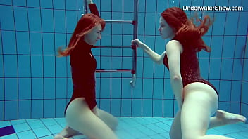 Simonna underwater show